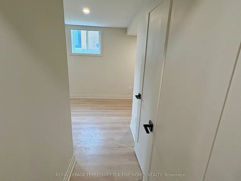 8 Somerset Ave #LOWER — Photo 14