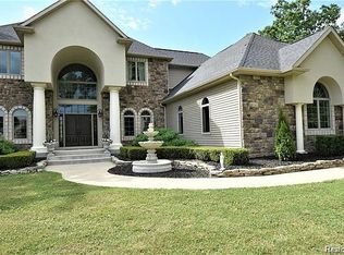 4610 Bunnel Lake Dr, Goodrich, MI 48438