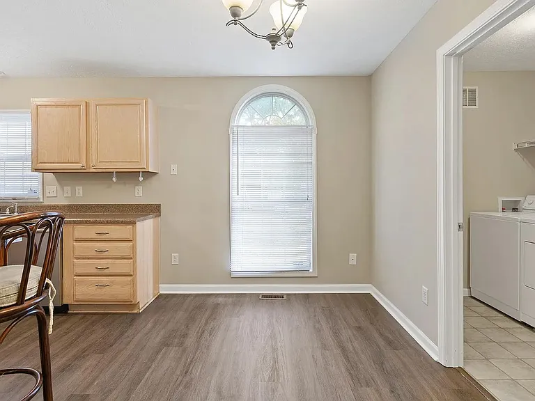 1705 Bailey Ave — Photo 4