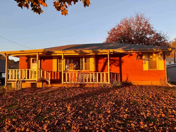 321 W Amelia St, Cassville, WI 53806