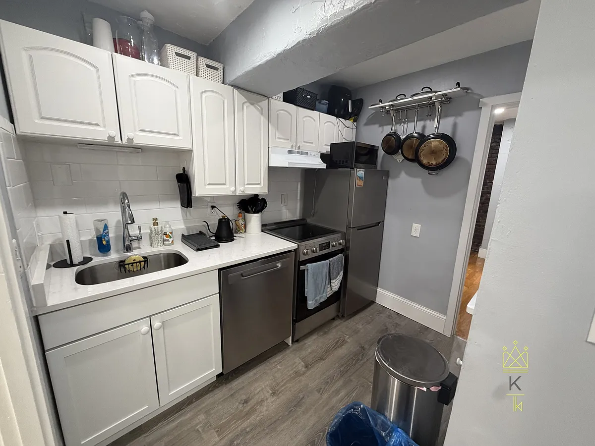 Building Photo - 39 Irving St #1
