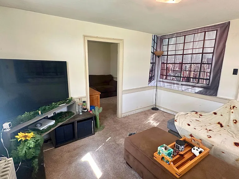 1404 E Newport Rd — Photo 7