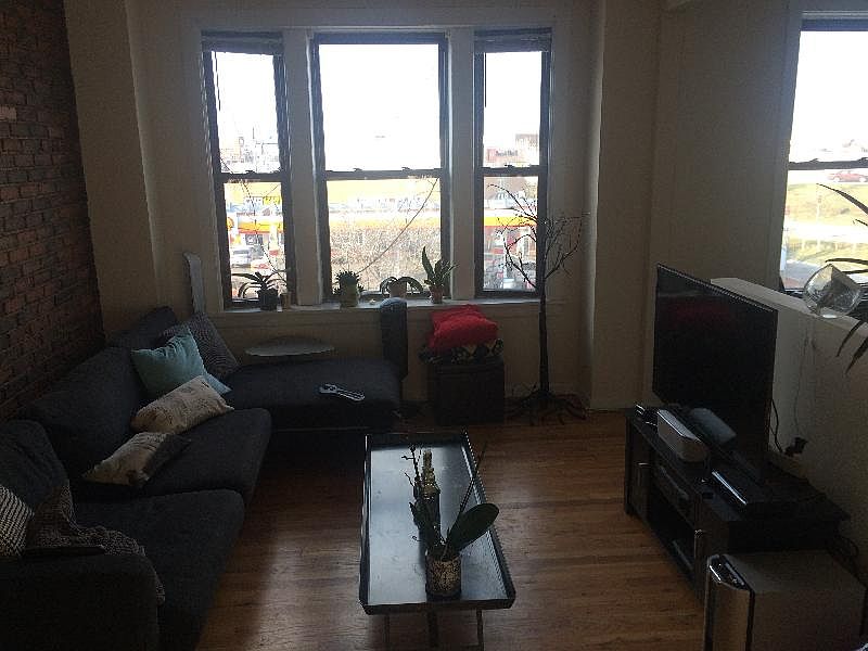 2nd image of 1765 W Armitage Ave APT 3
