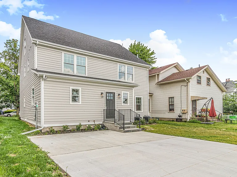 804 Henry St — Photo 16