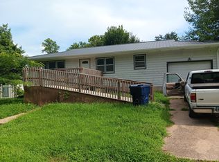 109 Steele St, Windsor, MO 65360