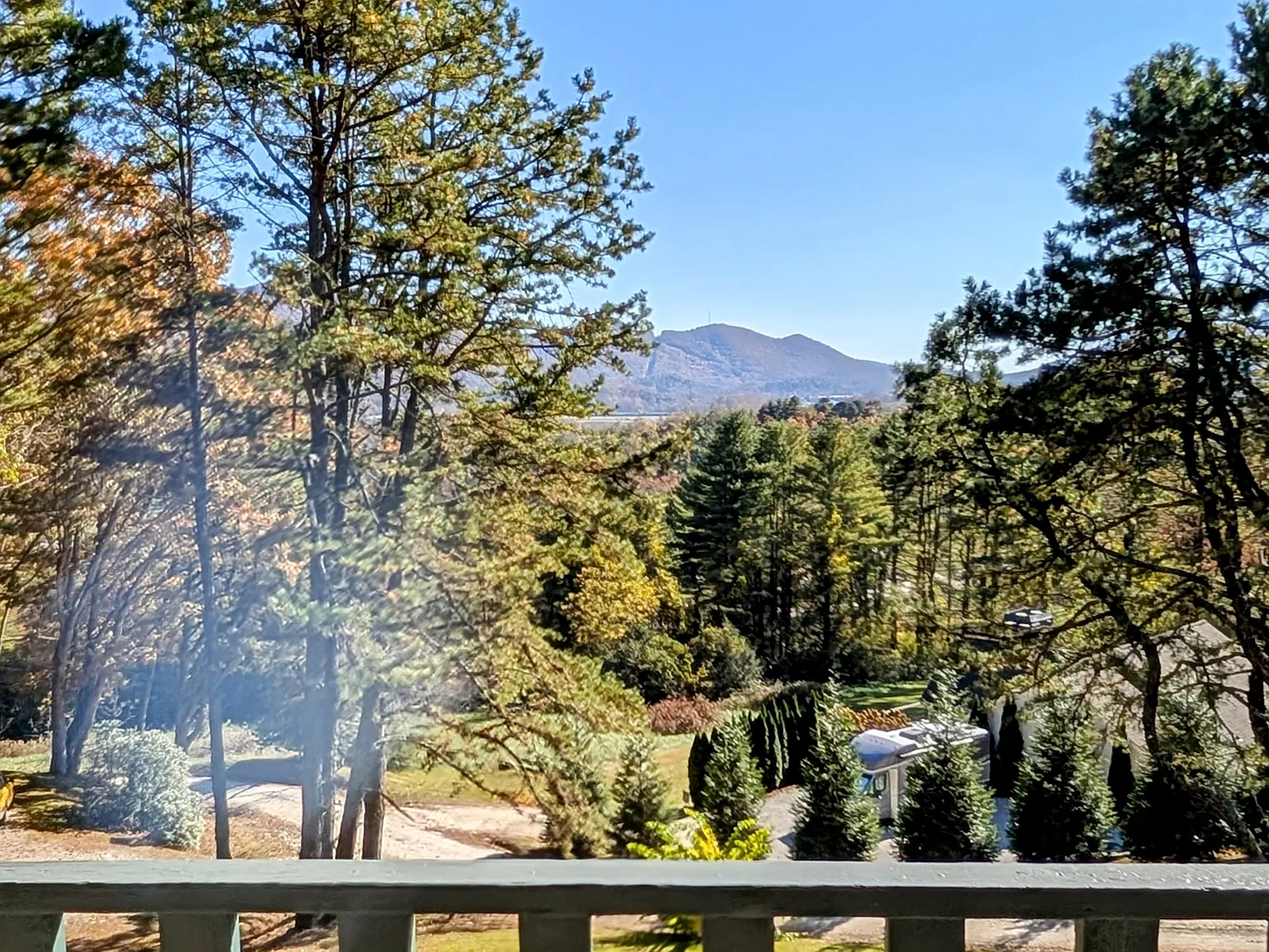 4 bed, 2560 sqft, $2,900 — Photo 4