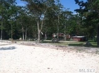 1830 Sigsbee Rd, Mattituck, NY 11952