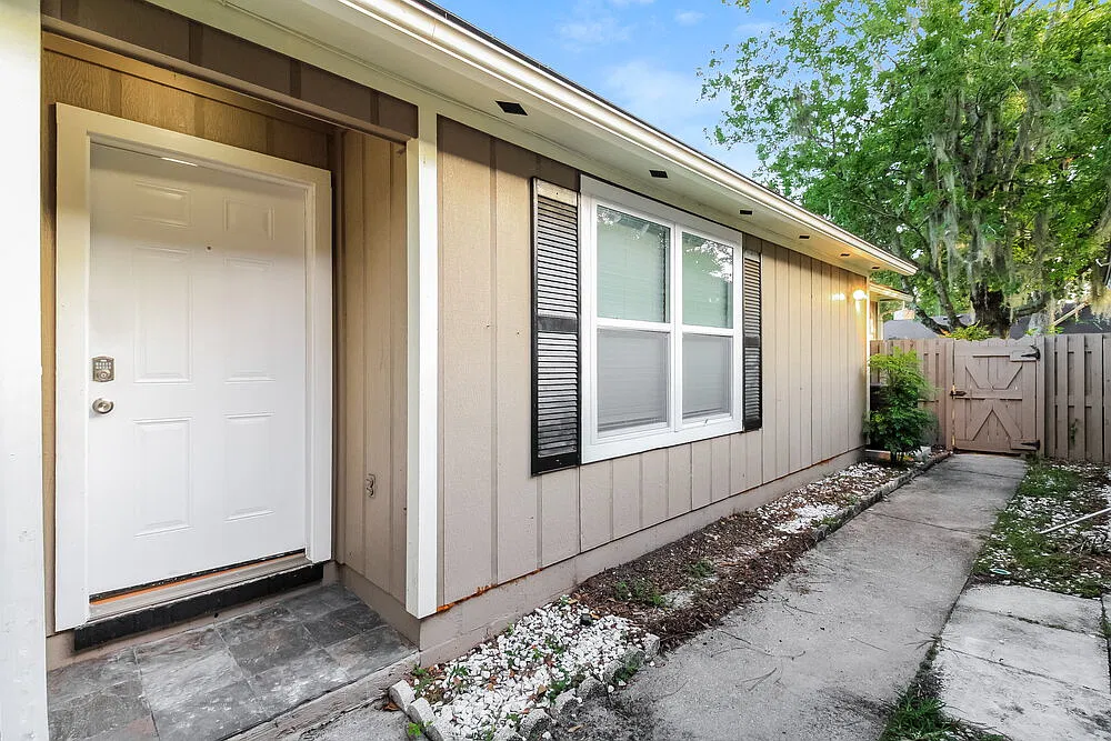3 bed, 2.0 bath, 1599 sqft, $2,950 — Photo 3