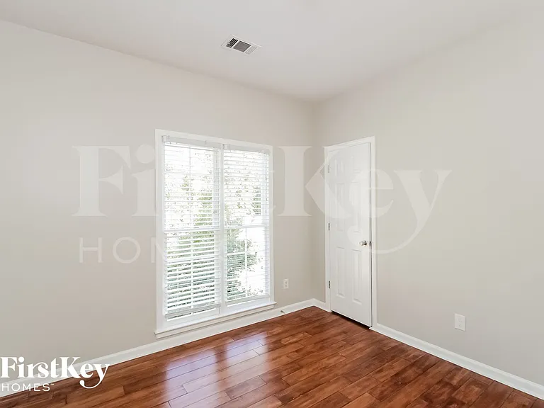 224 Tennis Court Ln NW — Photo 10
