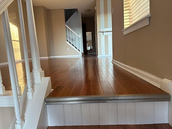 4th image of 723 Robert Frost Dr