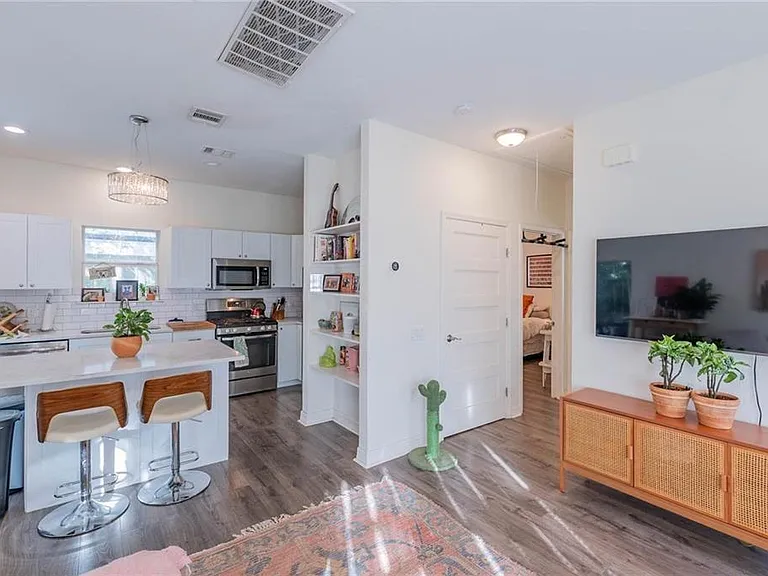 1198 E M Franklin Ave — Photo 18