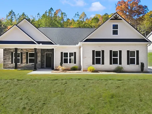 327 Ayers Creek Dr, Toccoa, GA 30577