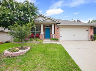 9833 Rimstone Dr, Fort Worth, TX 76108