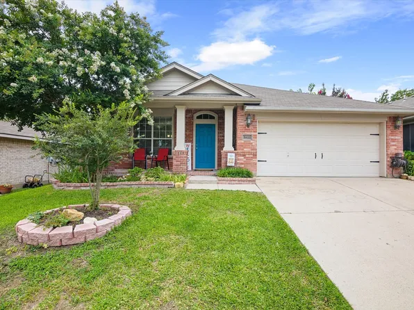 9833 Rimstone Dr, Fort Worth, TX 76108