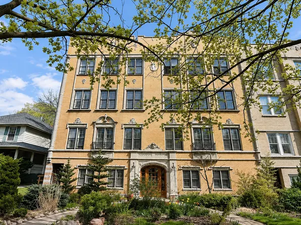 1928 W Morse Ave APT 3W, Chicago, IL 60626