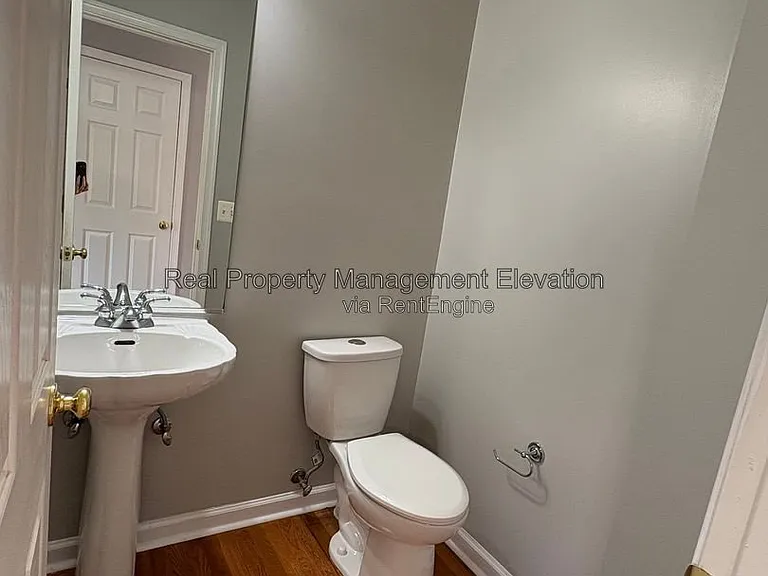 2027 Harvest Dr — Photo 10