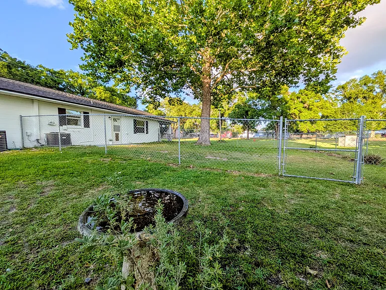 5740 Floy Dr — Photo 9