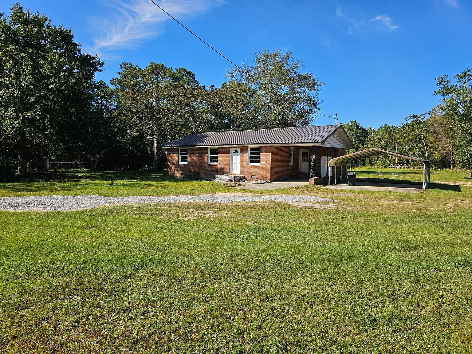 3 bed, 1035 sqft, $1,250 — Photo 1