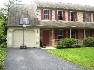 23 Mill Pond Dr, Lancaster, PA 17603