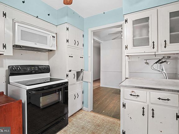 3rd image of 5925 Washington Ave