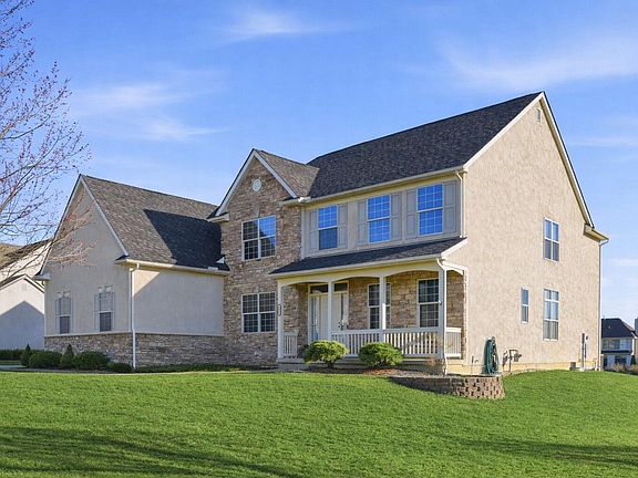 5th image of 8921 Laurel Way