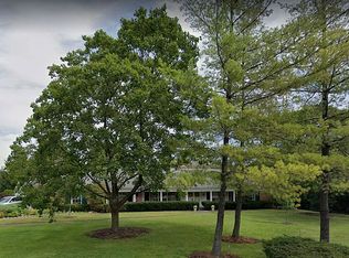 2095 Telegraph Rd, Bannockburn, IL 60015