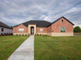 5629 W Poison Spgs, Fayetteville, AR 72704