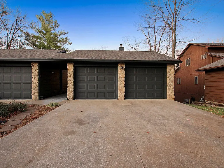2804 Melody Ln — Photo 17