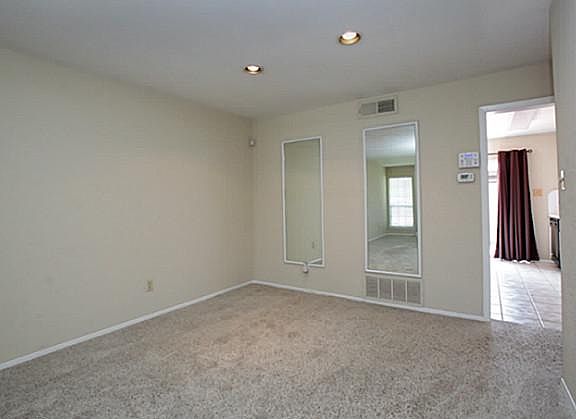 3rd image of 10740 Pagewood Dr #52