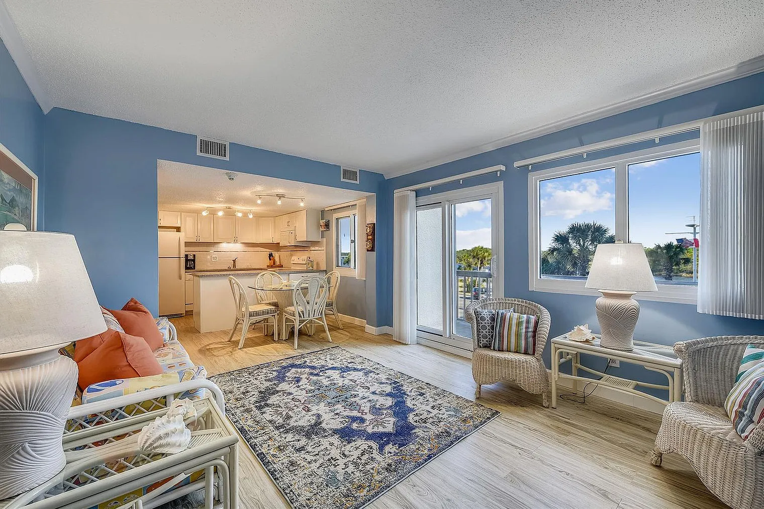 2 bed, 2.0 bath, 1302 sqft, $2,743 — Photo 3