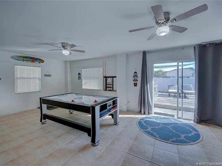 1309 Carlton Ct — Photo 45