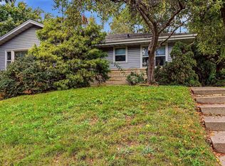 3025 Karen St, Dubuque, IA 52001