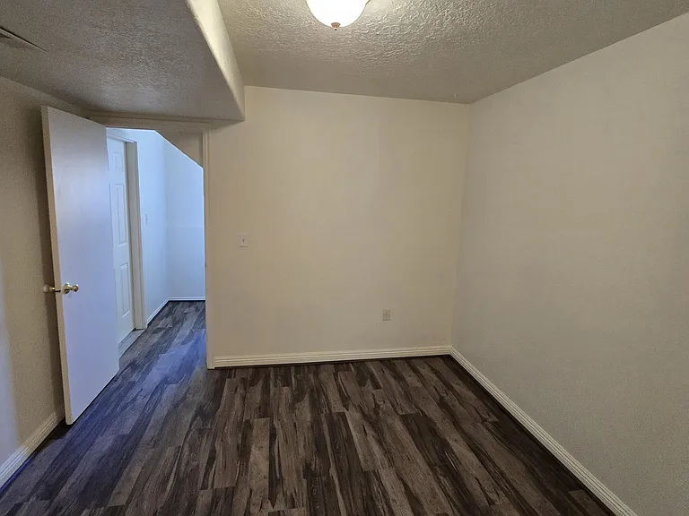 May Rent FREE!! — Photo 9