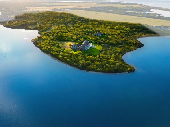 15 Forever Wild Way, Edgartown, MA 02539