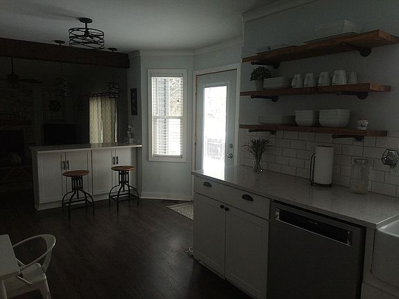 5th image of 203 Cedar Brook Ln