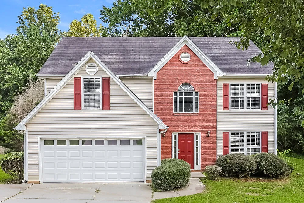 4 bed, 2.5 bath, 2895 sqft, $2,435 — Photo 1