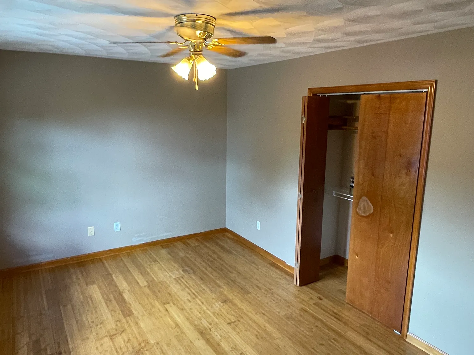 660 College Street NW — Photo 2