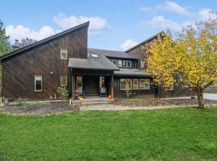 3 Roslyn Rd, Branchville, NJ 07826