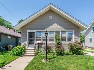 1418 72nd St, Kenosha, WI 53143