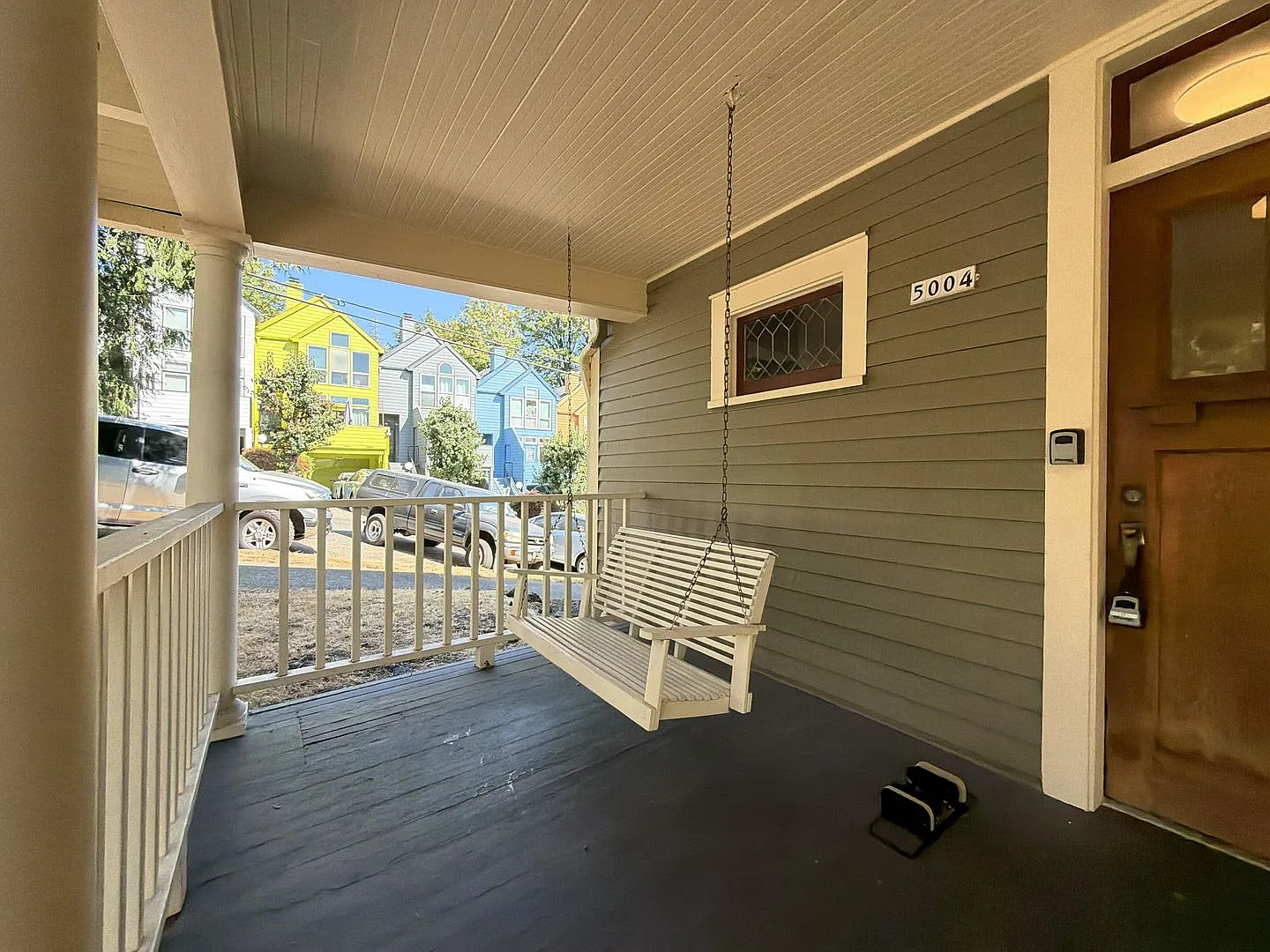 5-Bedroom Home in SW Portland! Hardwood floors, spacious deck, full basement, separate entry for ... — Photo 4