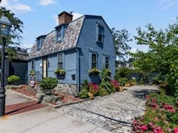 13 2nd St, Newport, RI 02840