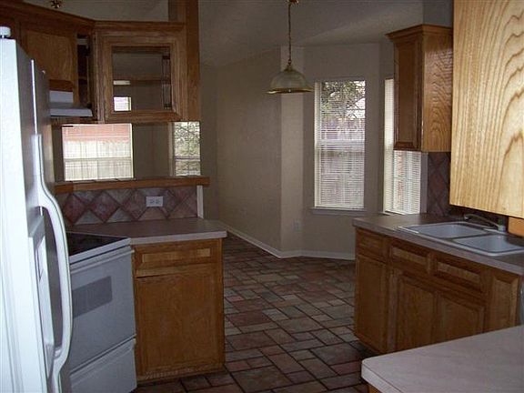 4th image of 4815 Embers Dr