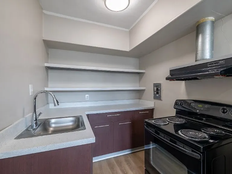 The Oakwood Manor Apartments — Photo 27