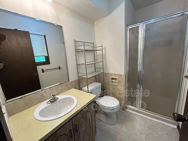 522 E Latoka Ct — Photo 7
