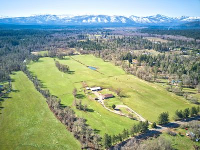 620 Dick George Rd, Cave Junction, OR, 97523