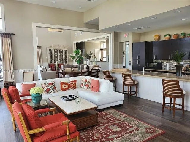5810 NW 104th Path — Photo 3