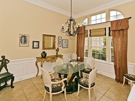 4th image of 953 Oxford Dr