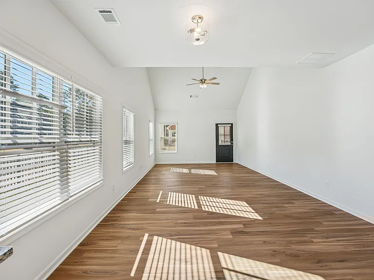 Quinn Residences at Dorchester Place — Photo 215