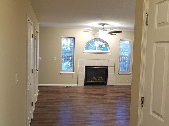 2nd image of 445 Orchard View Ct #445