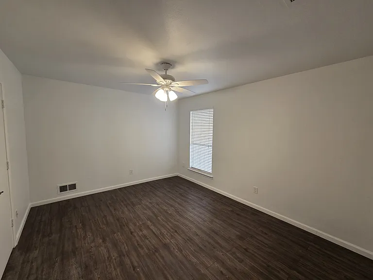 303 Shoreview Dr — Photo 6